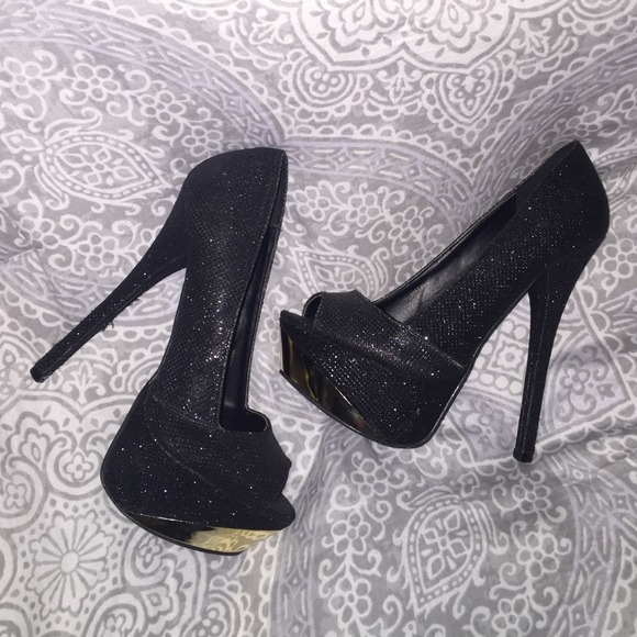Platform black shimmer high heels gold rim size 6