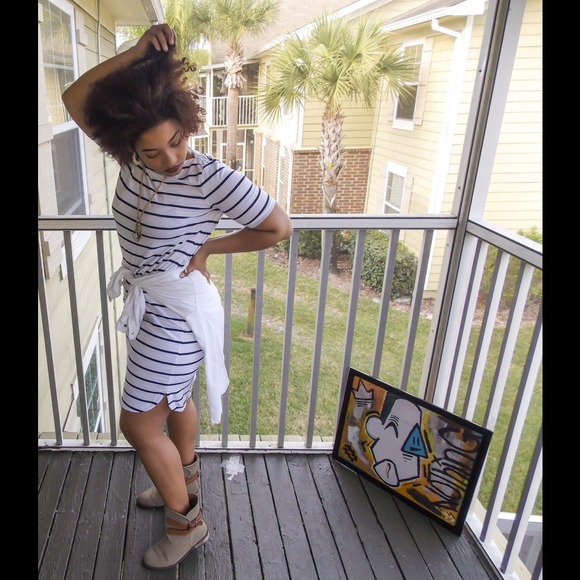 White and navy stripped dress - Picture 3 of 4