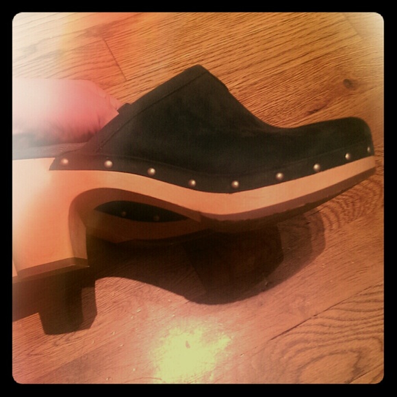 Ugg Clogs