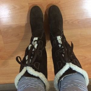Adorable sheepskin boots