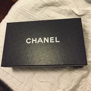 CHANEL Box
