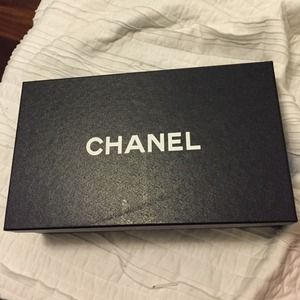 CHANEL Box