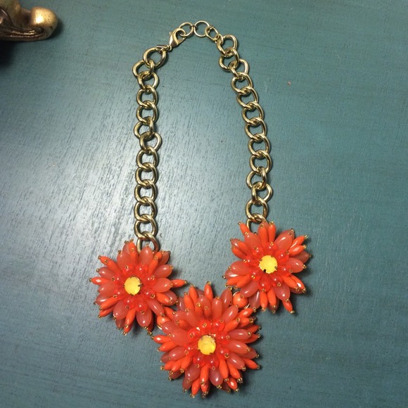 Authentic Banana Republic flower necklace