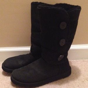 UGGS Bailey Button Triplet