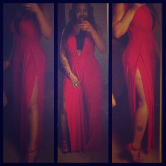 Red jumpsuit 💃