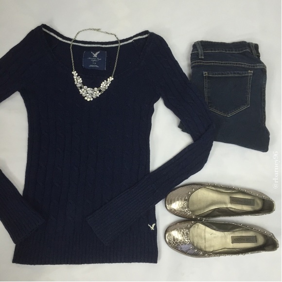 American Eagle Outfitters Sweaters - 💸❄️Navy American Eagle Outfitters Sweater❄️