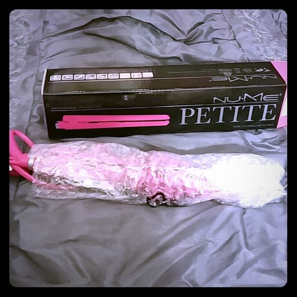 Pink NuMe petite flat iron