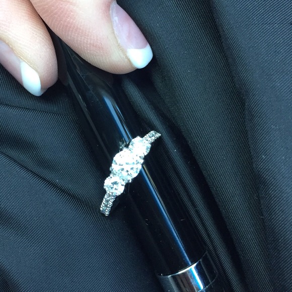 14KW 1CT TW Brilliant Cut Diamond Engagement Ring