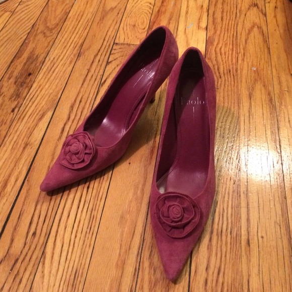 Adorable Orchid Suede Rosette Pumps, worn once!