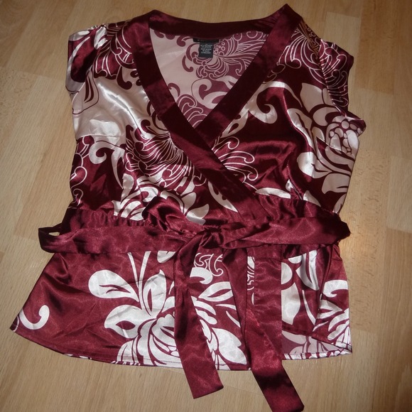 BCBG MaxAzria Kimono-style wrap top. Dress up or down.