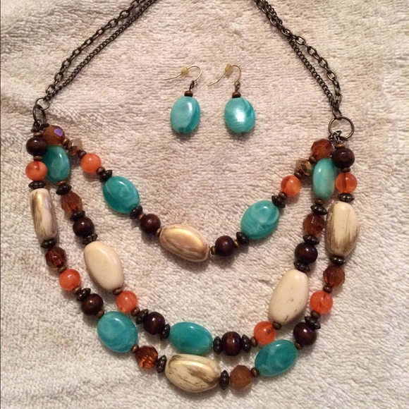 Necklace and earring set