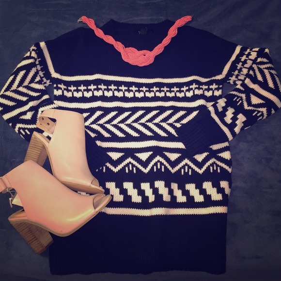 Forever 21 Sweaters - 🚫SOLD🚫 🎀HOST PICK🎀 F21 Black Sweater