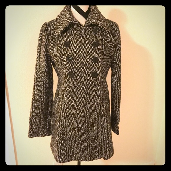 Guess Coat - Picture 1 of 3
