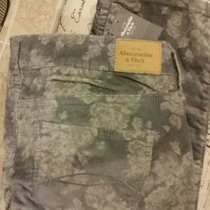 A&F sz 8/29. New with tag.