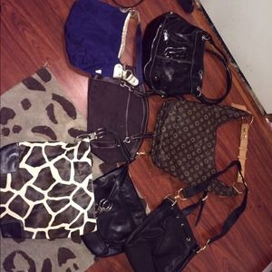 7 handbags for $10