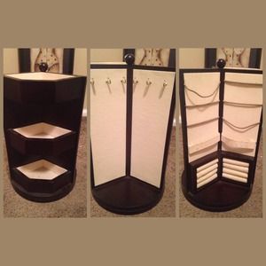 Jewelry turn table organizer