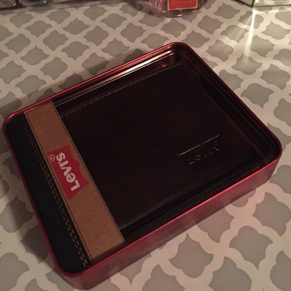 Men's Levi's wallet