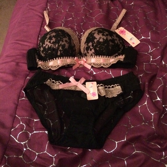 Lacy black Bra and underwear BRAND NEW!!!