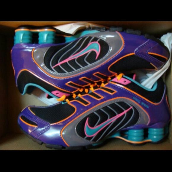 Womens nike shox wore 2x