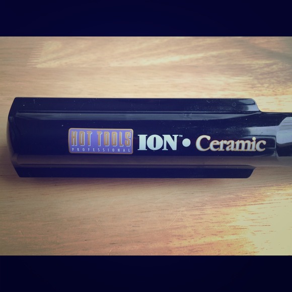 HOT TOOLS Flat Iron