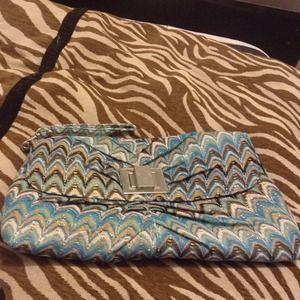 Zig zag cloth clutch