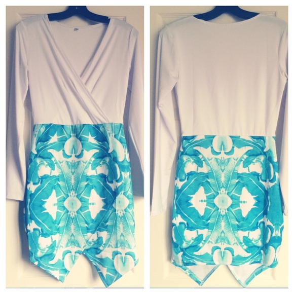 Gorgeous sea foam floral dress Sz small - Picture 3 of 4