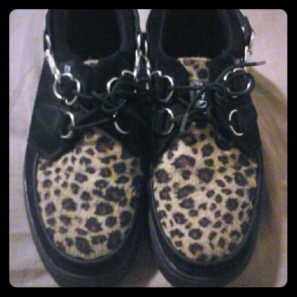 Black/leopard  T.U.K creepers with straps
