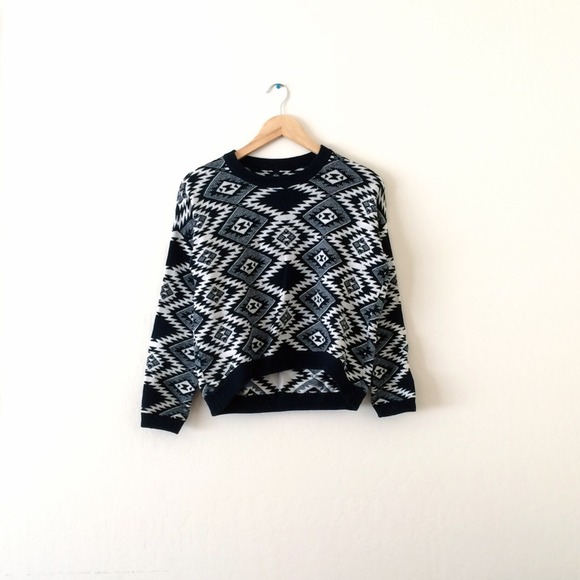 Forever 21 Sweaters - Forever 21 Geometric Wool Blend Crop Sweater S