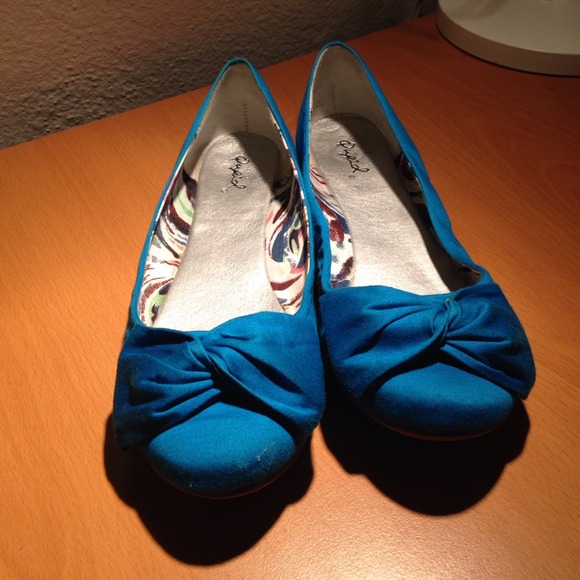 Women's blue flats. Size 8.5