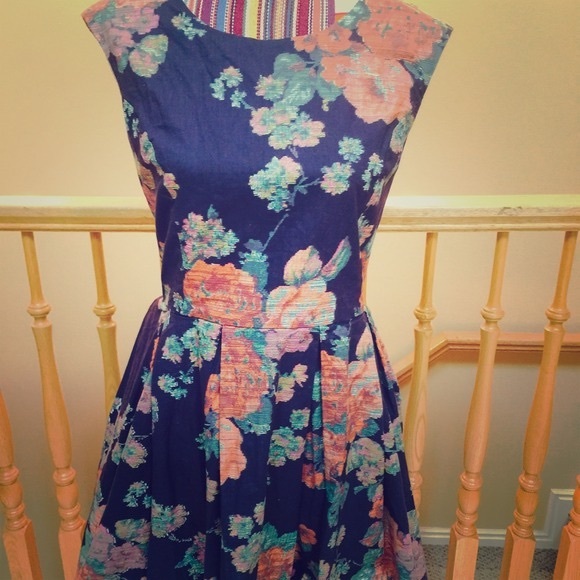 American Rag Floral Dress - Picture 2 of 3