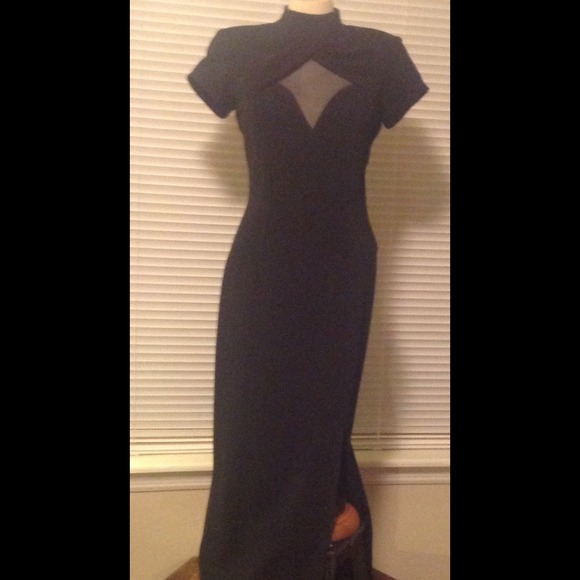 💲✂️STUNNING Tadashi like material cocktail dress!