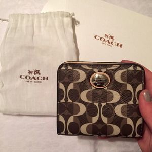 SALE COACH Wallet BNWT