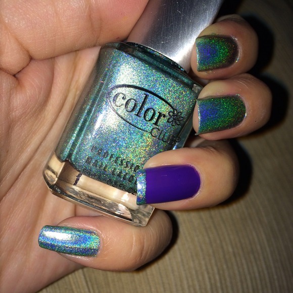 ISO: Any Color Club Holographic Nail Polishes!