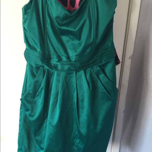 Strap/strapless dress