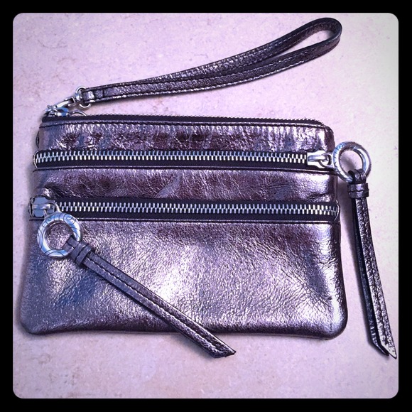 Brighton metallic clutch