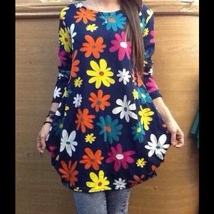 PULL OVER COLORED FLOWER