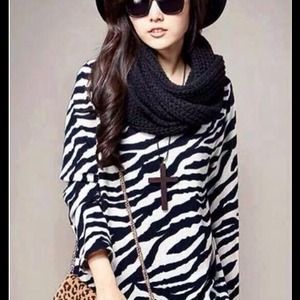 PULL OVER ZEBRA DESIGN