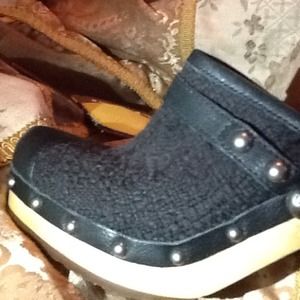ADDITIONAL UGG CLOG PICTURES