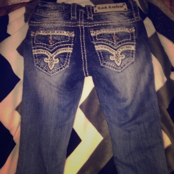 Size 23 rock revivals,