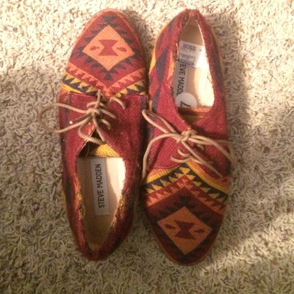 Aztec print Steve maddens