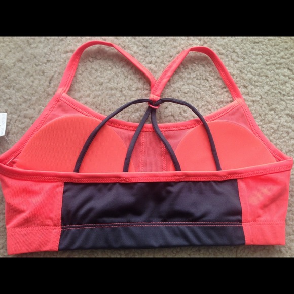 💕LLD Sports Bra - Small 💕 - Picture 2 of 4