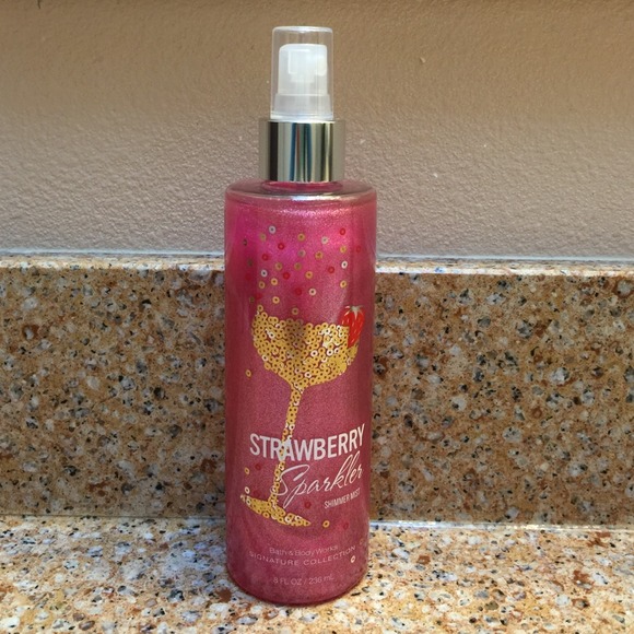 Bath & Body Works strawberry sparkler mist