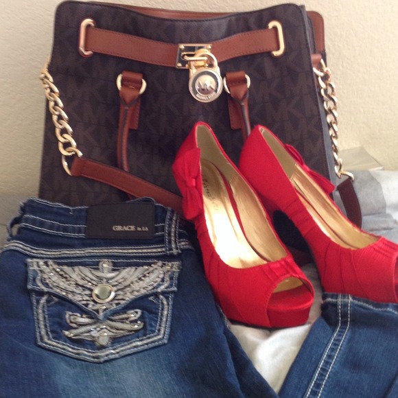 Grace in LA, size 29 bootcut jeans.