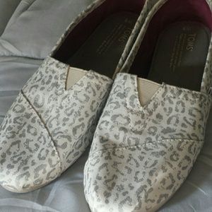 Snow Leopard Toms Classics