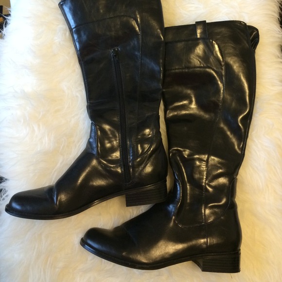 Black riding boots