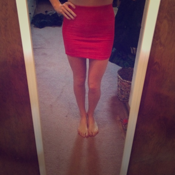 BCBG Dresses & Skirts - BCBG skirt