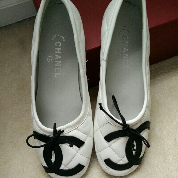 Chanel logo flats