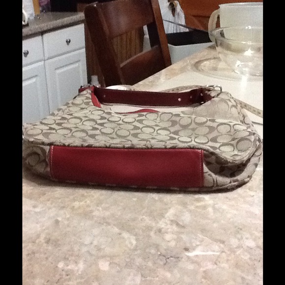 Additional pictures of purse