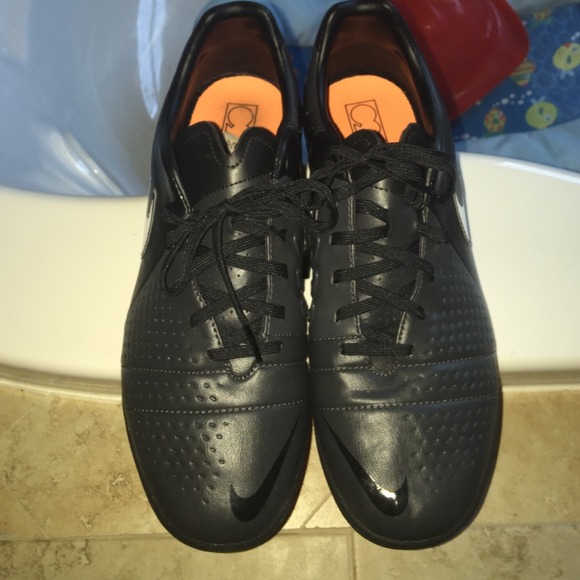 Nike CTR 360 sneaker men size 10.5 like new
