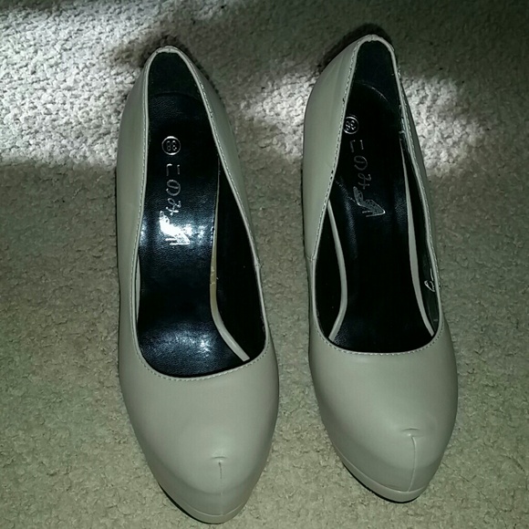 Nude gorgeous heels - Picture 2 of 4